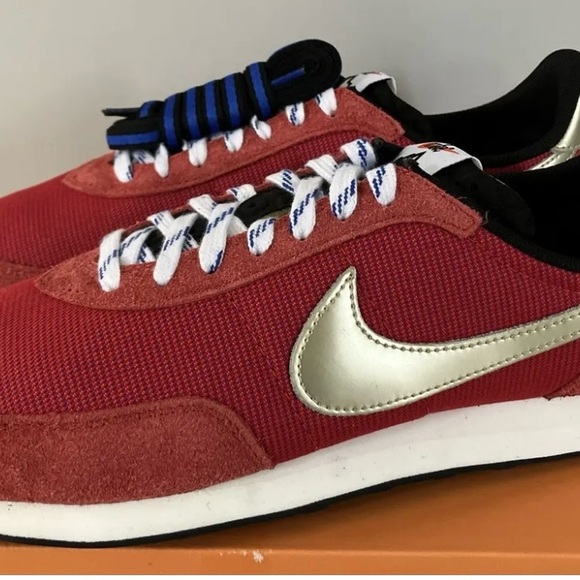 Nike Waffle Trainer 2 - K2 Basecamp Himalayas — US 10.5 Red & Gold — BRAND NEW - Picture 10 of 11